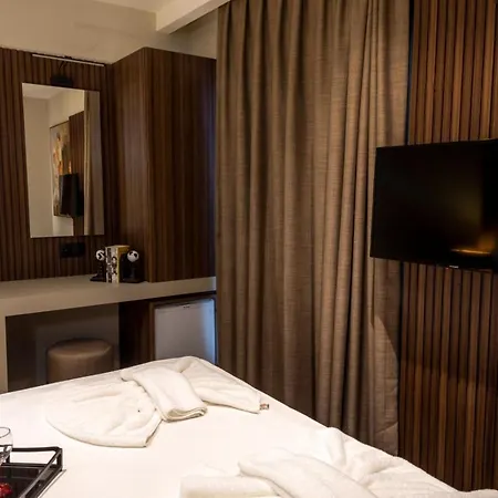 Monalisa Hotell *